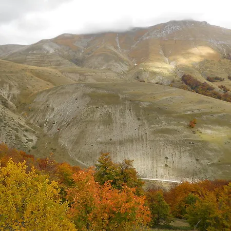 Monti Sibillini Camperato Alloggio per agriturismo *